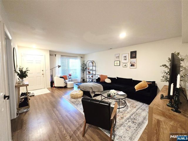 754 Charles Court 6109, Fort Lee, NJ 07024