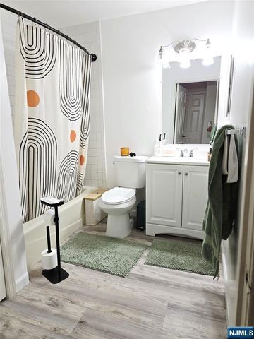 754 Charles Court 6109, Fort Lee, NJ 07024