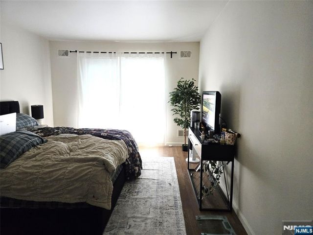 754 Charles Court 6109, Fort Lee, NJ 07024