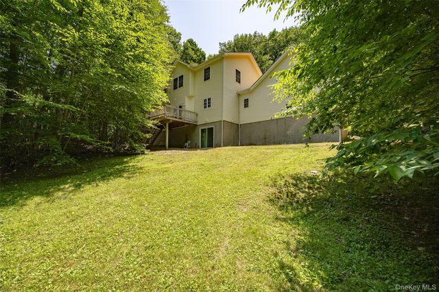 26 E Forest Trail, Holmes, NY 12531