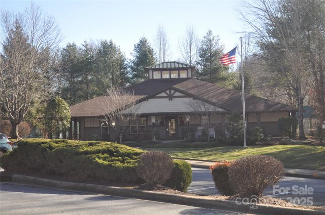 51 Barn Owl Way, Hendersonville, NC 28792