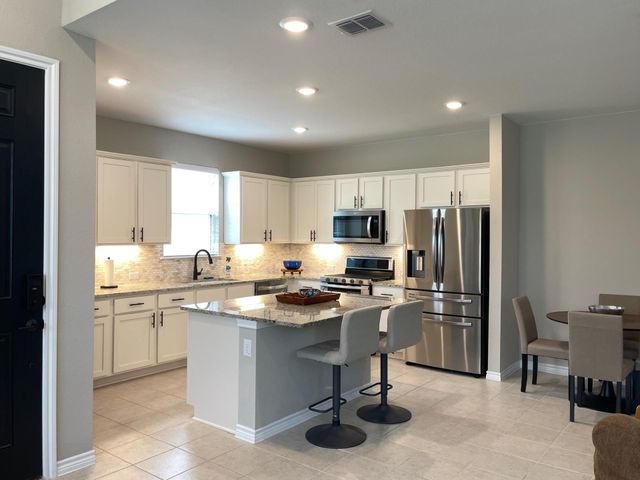 108 Harborside DR 101, San Marcos, TX 78666