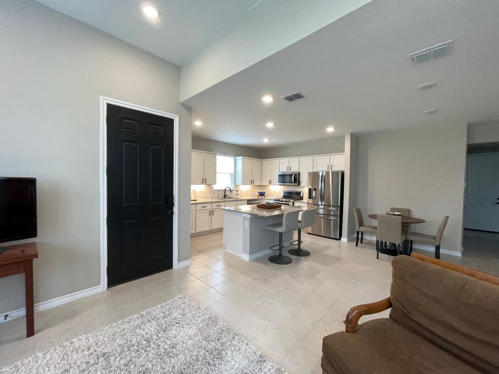 108 Harborside DR 101, San Marcos, TX 78666