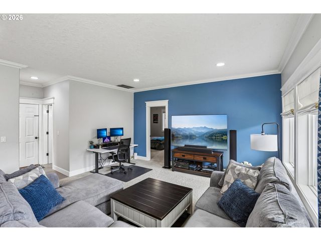 1076 Se 61ST Way, Hillsboro, OR 97123