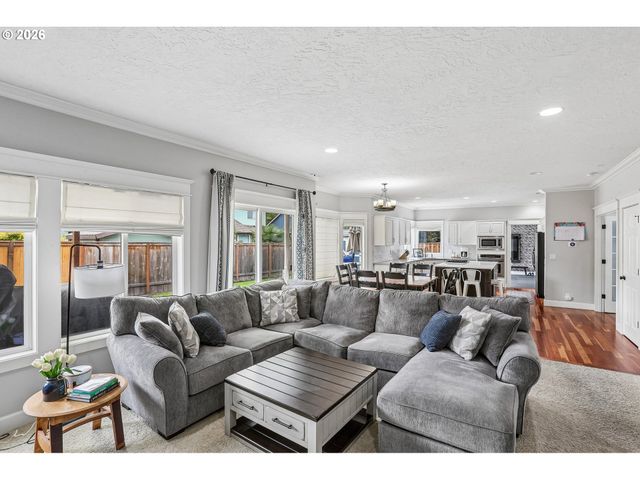 1076 Se 61ST Way, Hillsboro, OR 97123