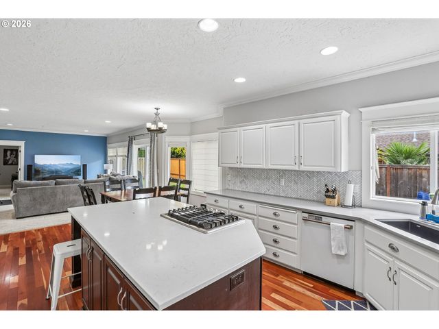 1076 Se 61ST Way, Hillsboro, OR 97123