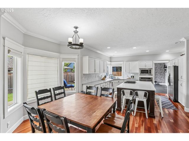 1076 Se 61ST Way, Hillsboro, OR 97123