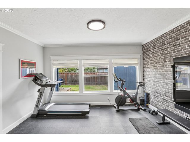 1076 Se 61ST Way, Hillsboro, OR 97123