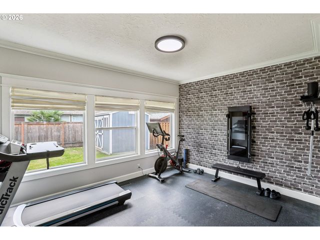 1076 Se 61ST Way, Hillsboro, OR 97123