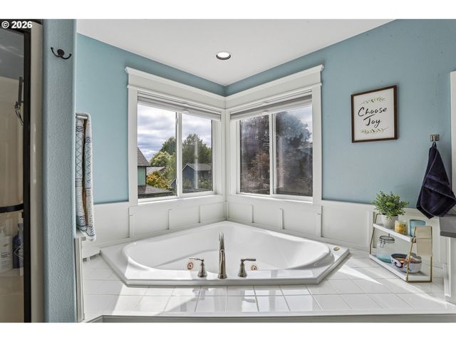 1076 Se 61ST Way, Hillsboro, OR 97123