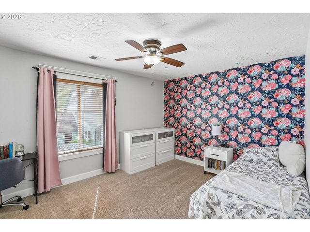 1076 Se 61ST Way, Hillsboro, OR 97123