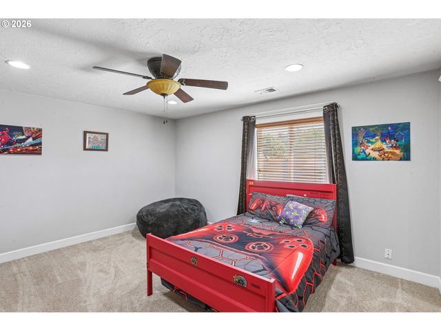 1076 Se 61ST Way, Hillsboro, OR 97123
