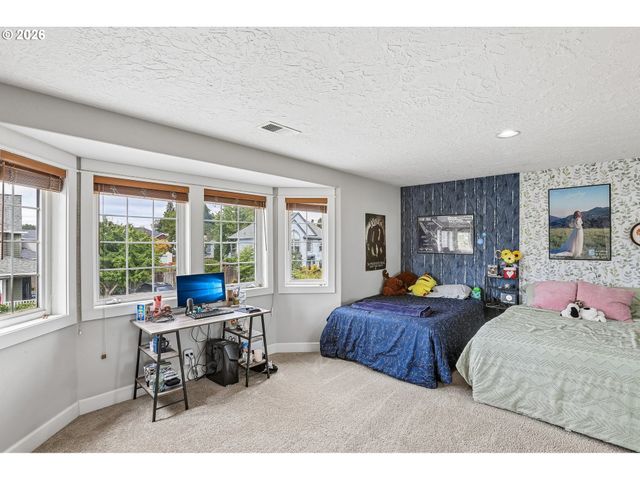 1076 Se 61ST Way, Hillsboro, OR 97123