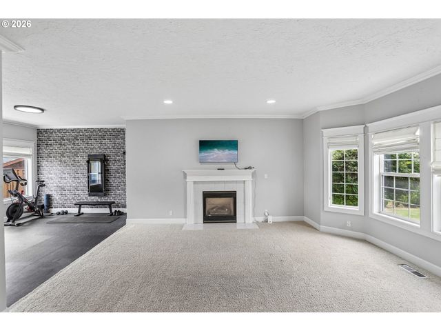 1076 Se 61ST Way, Hillsboro, OR 97123