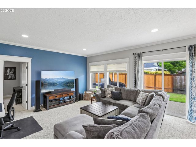 1076 Se 61ST Way, Hillsboro, OR 97123
