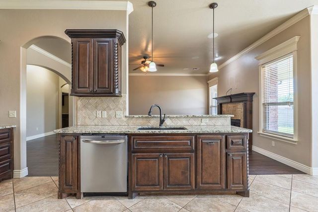 19033 Meadows Crossing Drive, Edmond, OK 73012