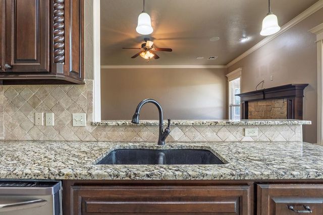19033 Meadows Crossing Drive, Edmond, OK 73012