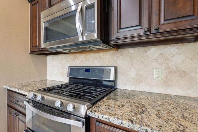 19033 Meadows Crossing Drive, Edmond, OK 73012