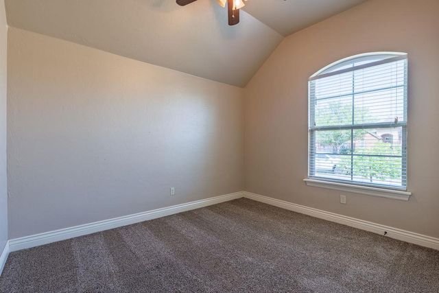 19033 Meadows Crossing Drive, Edmond, OK 73012