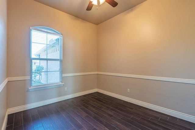 19033 Meadows Crossing Drive, Edmond, OK 73012