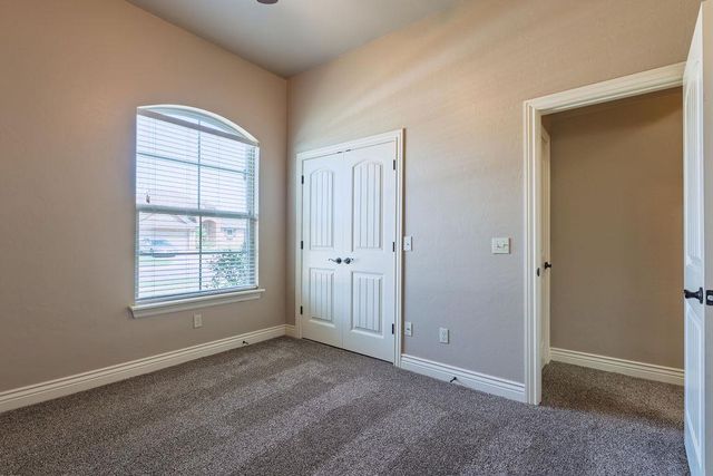 19033 Meadows Crossing Drive, Edmond, OK 73012
