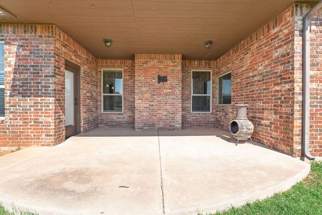19033 Meadows Crossing Drive, Edmond, OK 73012