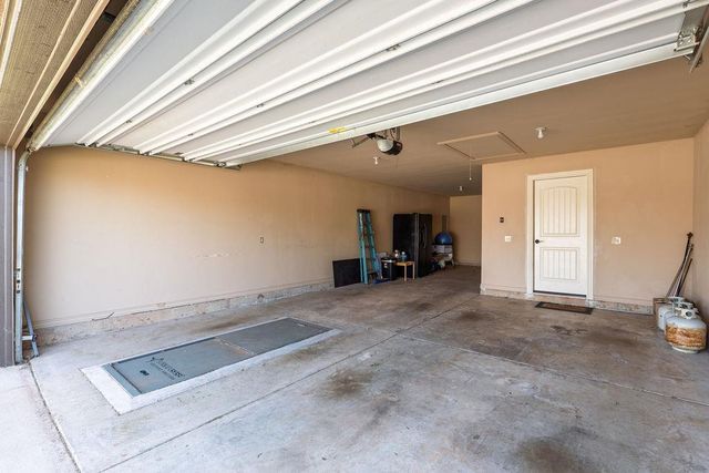 19033 Meadows Crossing Drive, Edmond, OK 73012