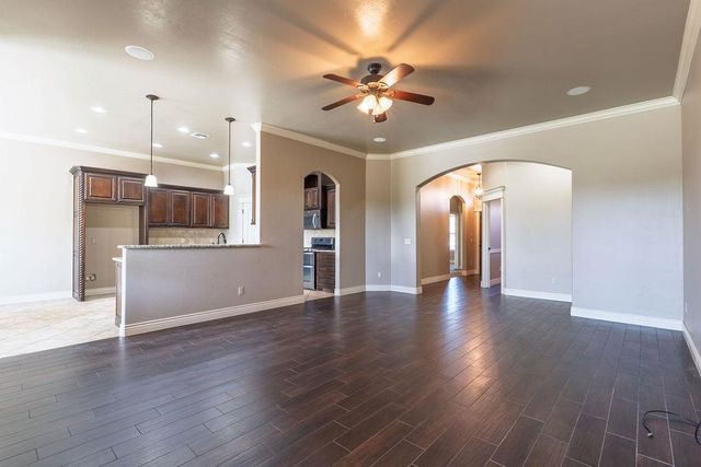 19033 Meadows Crossing Drive, Edmond, OK 73012