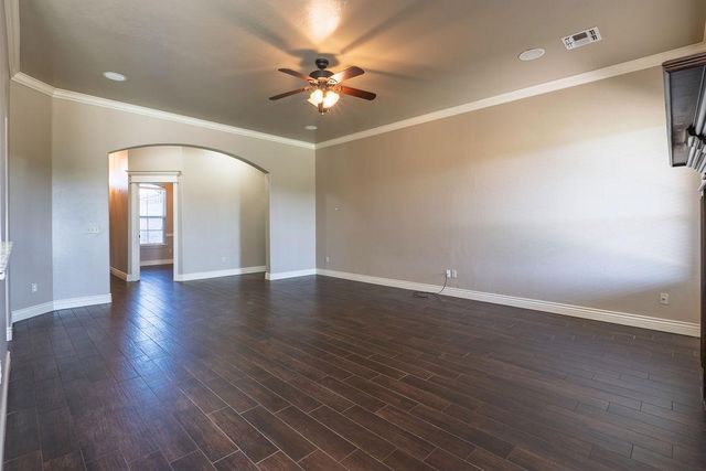 19033 Meadows Crossing Drive, Edmond, OK 73012