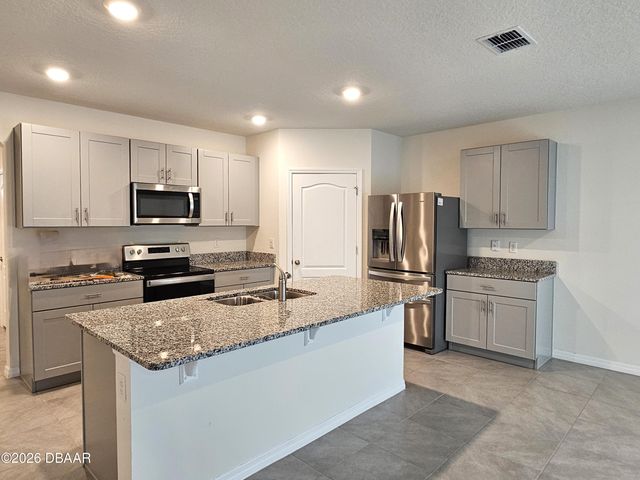 188 Birch Tree Place, Daytona Beach, FL 32117