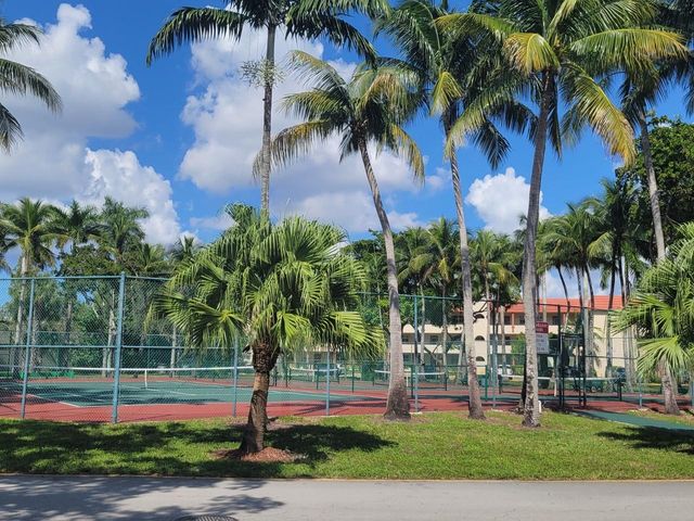 2950 W Sunrise Lks Dr 305, Fort Lauderdale, FL 33322