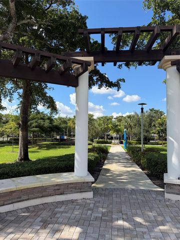 2950 W Sunrise Lks Dr 305, Fort Lauderdale, FL 33322