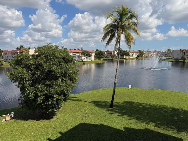 2950 W Sunrise Lks Dr 305, Fort Lauderdale, FL 33322
