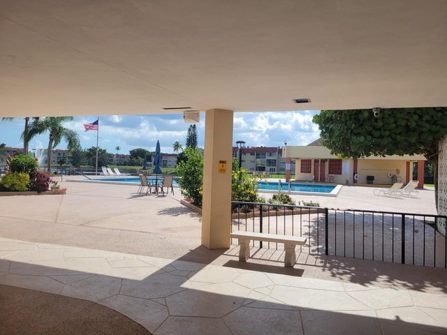 2950 W Sunrise Lks Dr 305, Fort Lauderdale, FL 33322