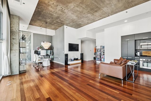 550 N Saint Clair Street 2601, Chicago, IL 60611