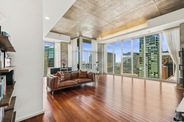 550 N Saint Clair Street 2601, Chicago, IL 60611