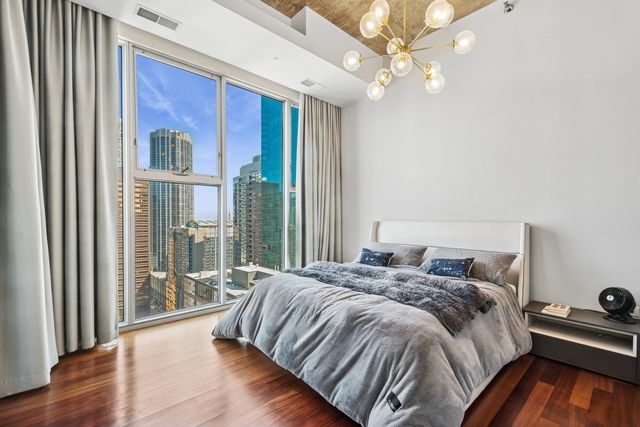 550 N Saint Clair Street 2601, Chicago, IL 60611