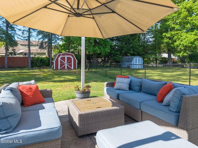 6 Bertone Drive, Rotterdam, NY 12306