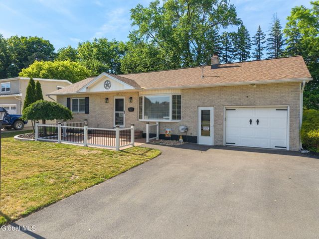 6 Bertone Drive, Rotterdam, NY 12306