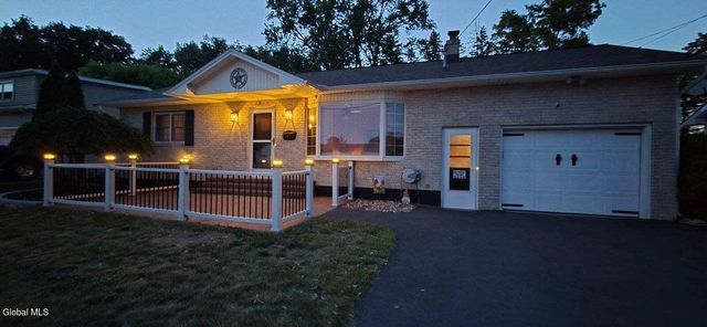 6 Bertone Drive, Rotterdam, NY 12306