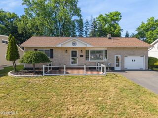 6 Bertone Drive, Rotterdam, NY 12306