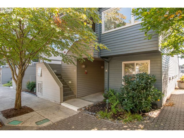 178 N HAYDEN BAY Dr, Portland, OR 97217