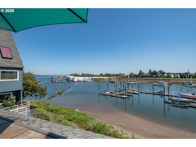 178 N HAYDEN BAY Dr, Portland, OR 97217