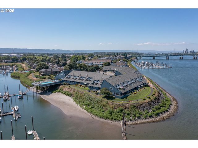 178 N HAYDEN BAY Dr, Portland, OR 97217