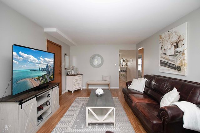 10803 S Pulaski Road 4, Chicago, IL 60655