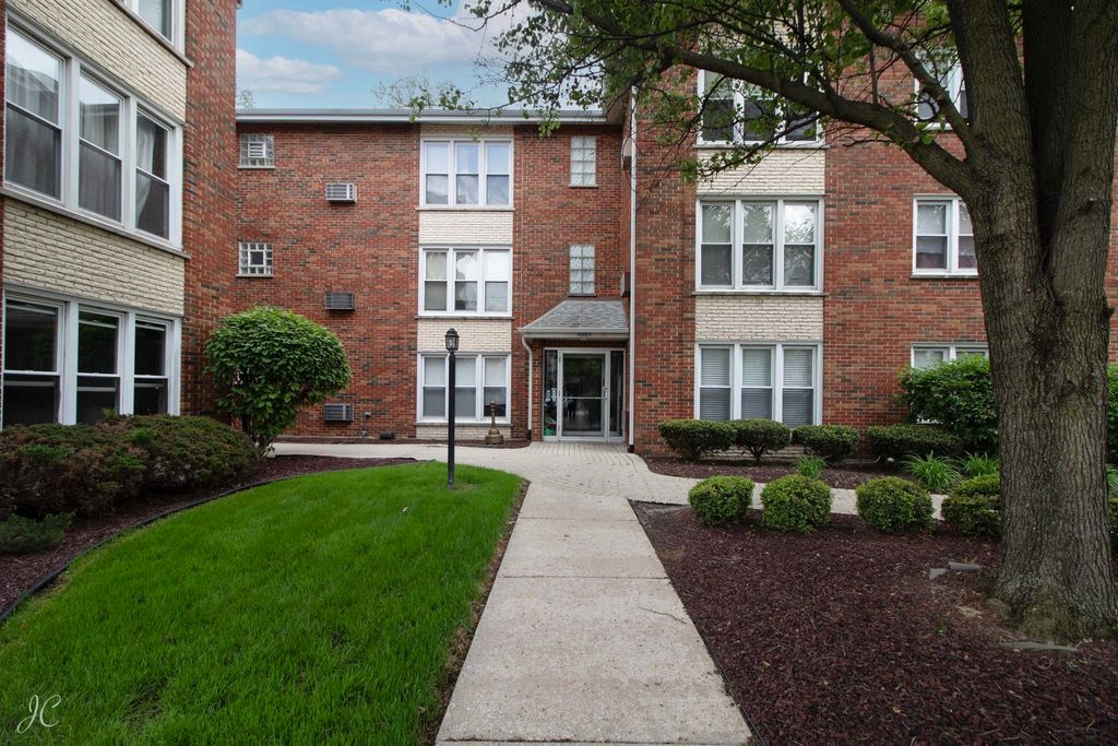 10803 S Pulaski Road 4, Chicago, IL 60655