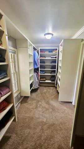 7008 N Rockledge AVENUE, Glendale, WI 53209