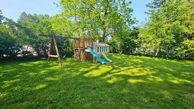 7008 N Rockledge AVENUE, Glendale, WI 53209