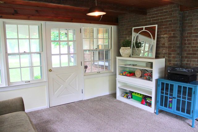 7008 N Rockledge AVENUE, Glendale, WI 53209