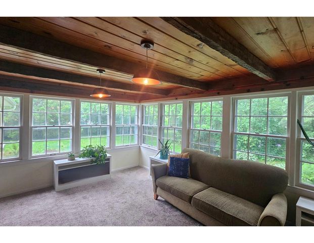 7008 N Rockledge AVENUE, Glendale, WI 53209